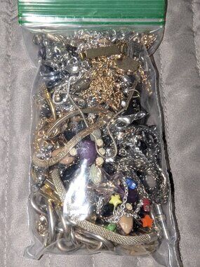 Mixed Grab Bag of 40+ Bracelets 6457